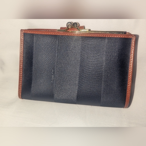 Vintage Fendi Pequin Kisslock Wallet - Picture 2 of 11